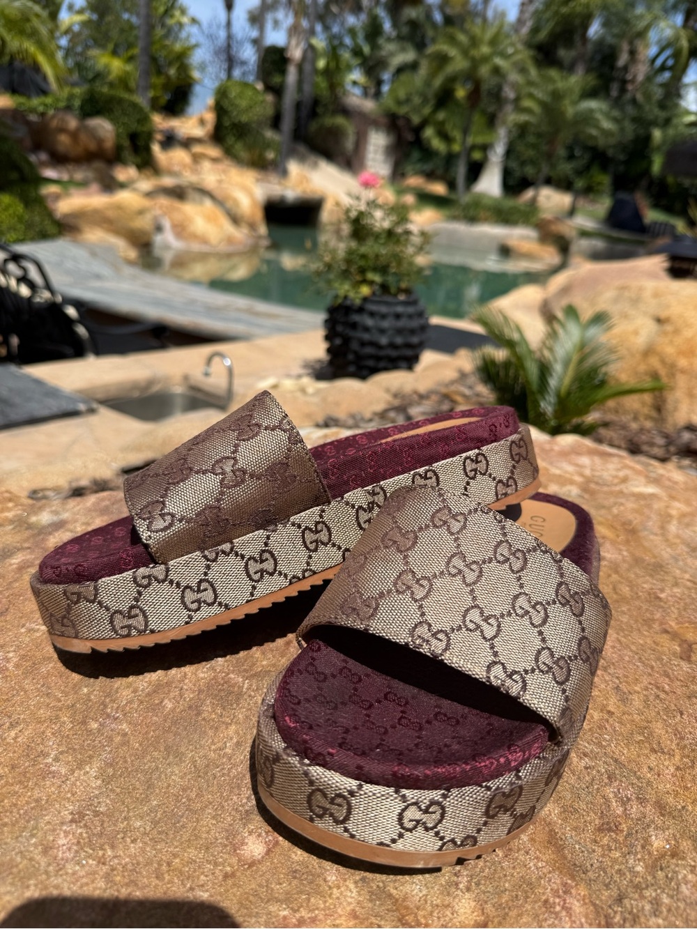 Vintage epic GUCCI  unisex GG Monogram Slide Sandals with Burgundy Insole